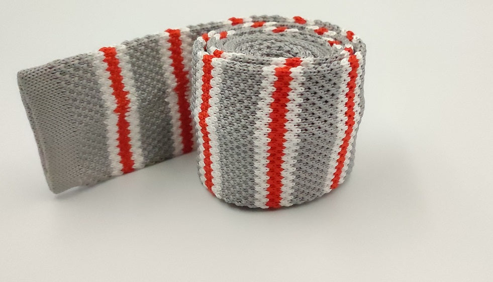 Necktie/Grey & Red Stripped Knitted