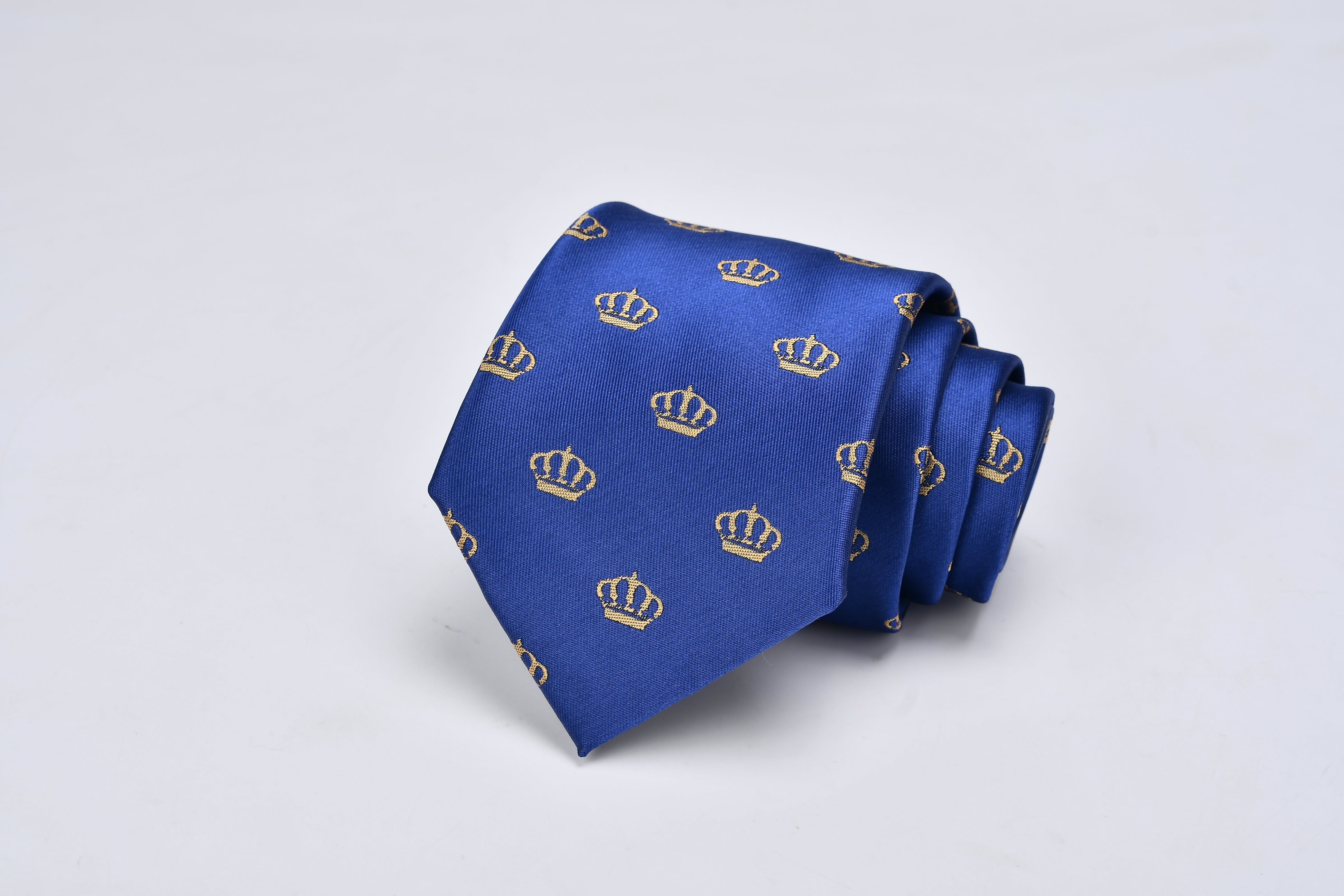 Microfiber Jacquard Jordan Small Gold Crown Necktie